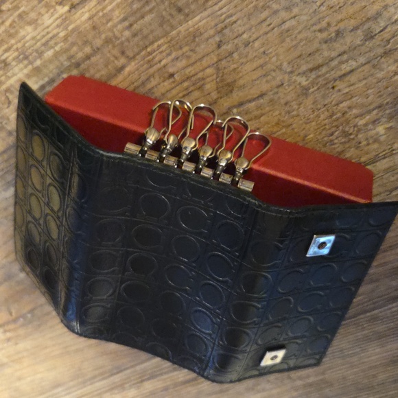Salvatore Ferragomo Black Embossed Key Holder Wallet - Picture 16 of 17